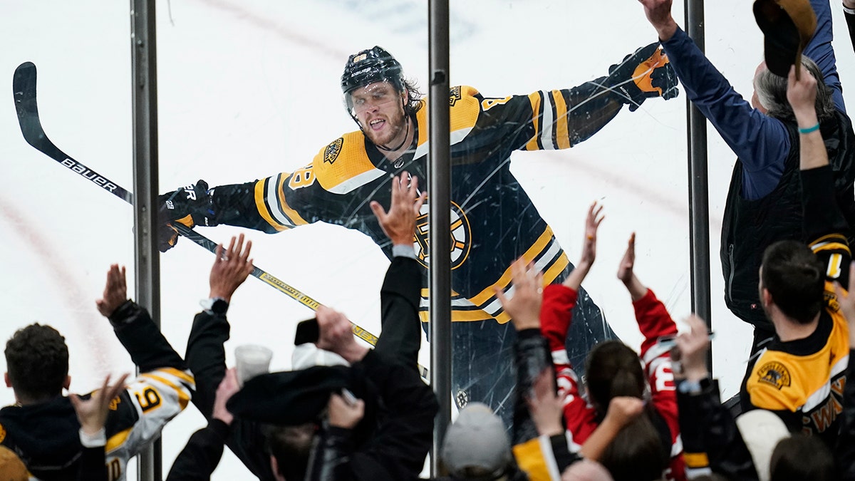 David Pastrnak contract details: Bruins forward agrees to eight