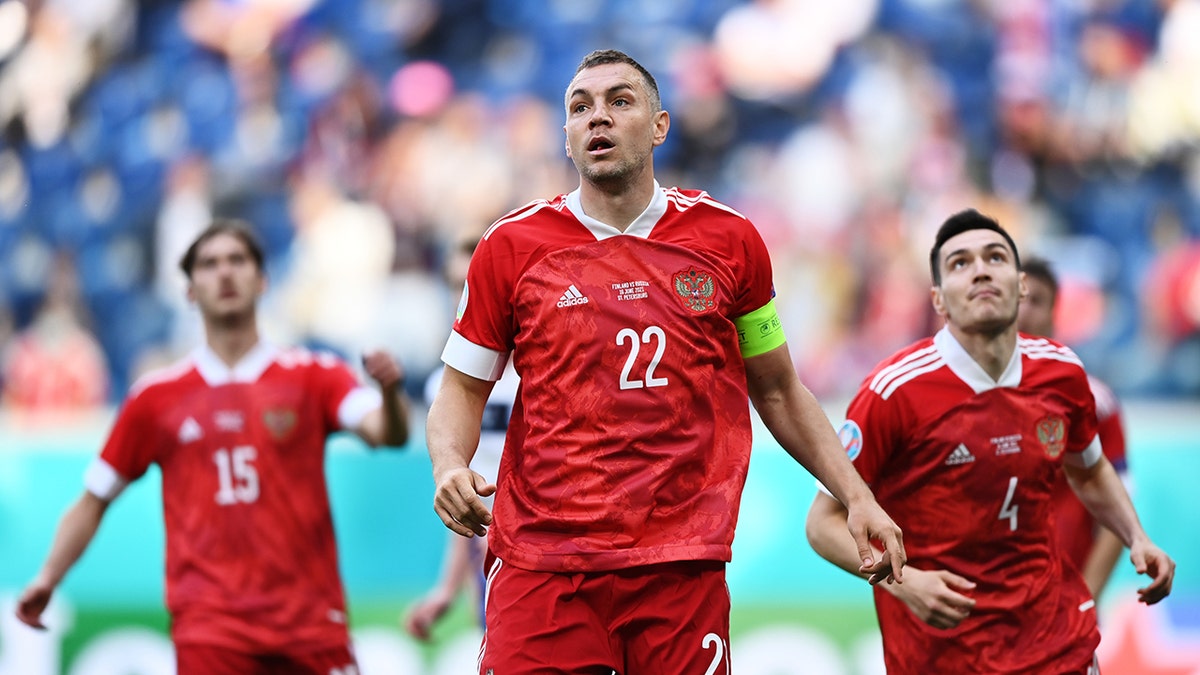 Artem Dzyuba Trung Phong Của Sức Mạnh - Hành Trình Nghệ Thuật Bóng Đá Vượt Thời Gian Artem Dzyuba Trung Phong Của Sức Mạnh - Hành Trình Nghệ Thuật Bóng Đá Vượt Thời Gian