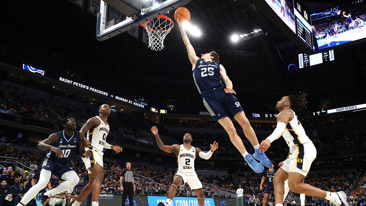 March Madness Doug Edert Saint Peter's