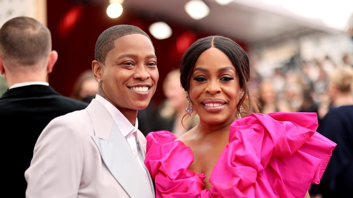 Niecy Nash and wife Jessica Betts on the red carpet
