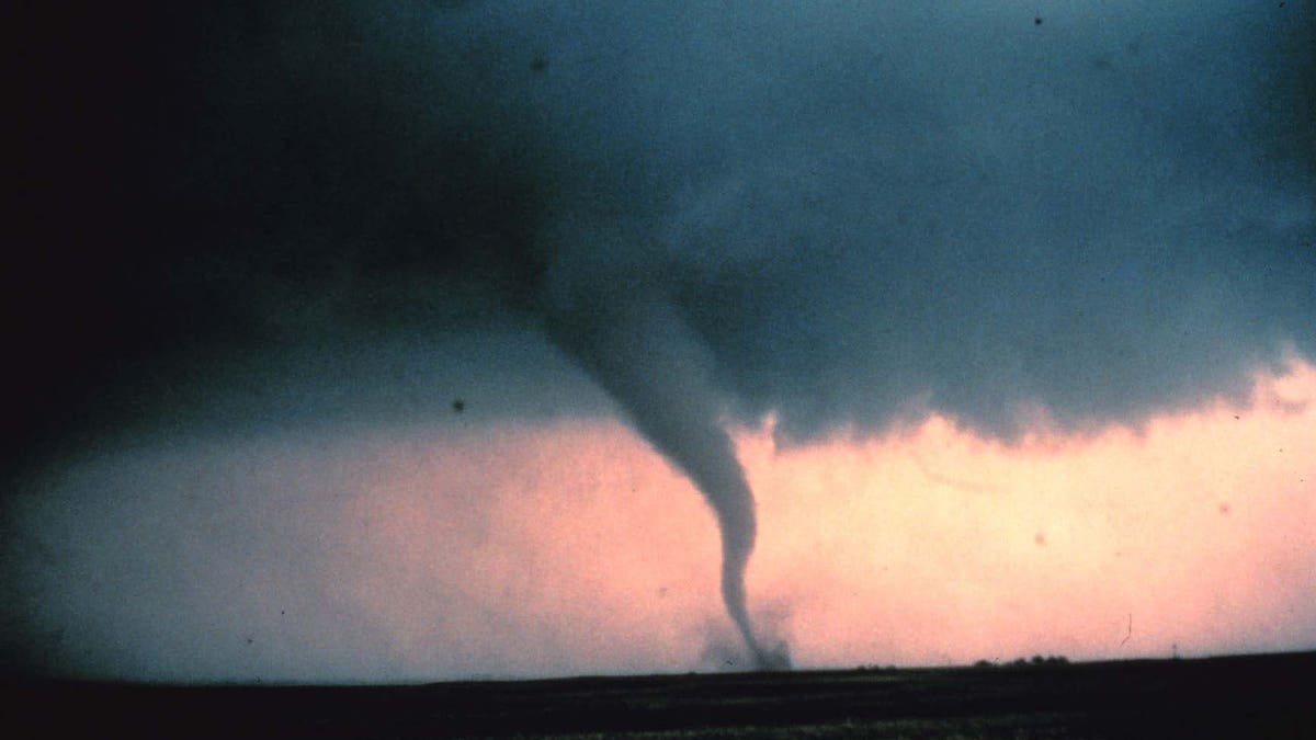 View of the 'rope' or decay stage of tornado.