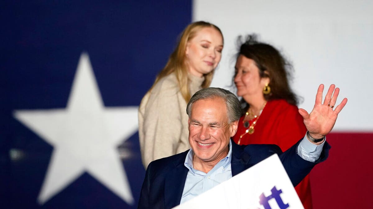 Greg Abbott wins primary