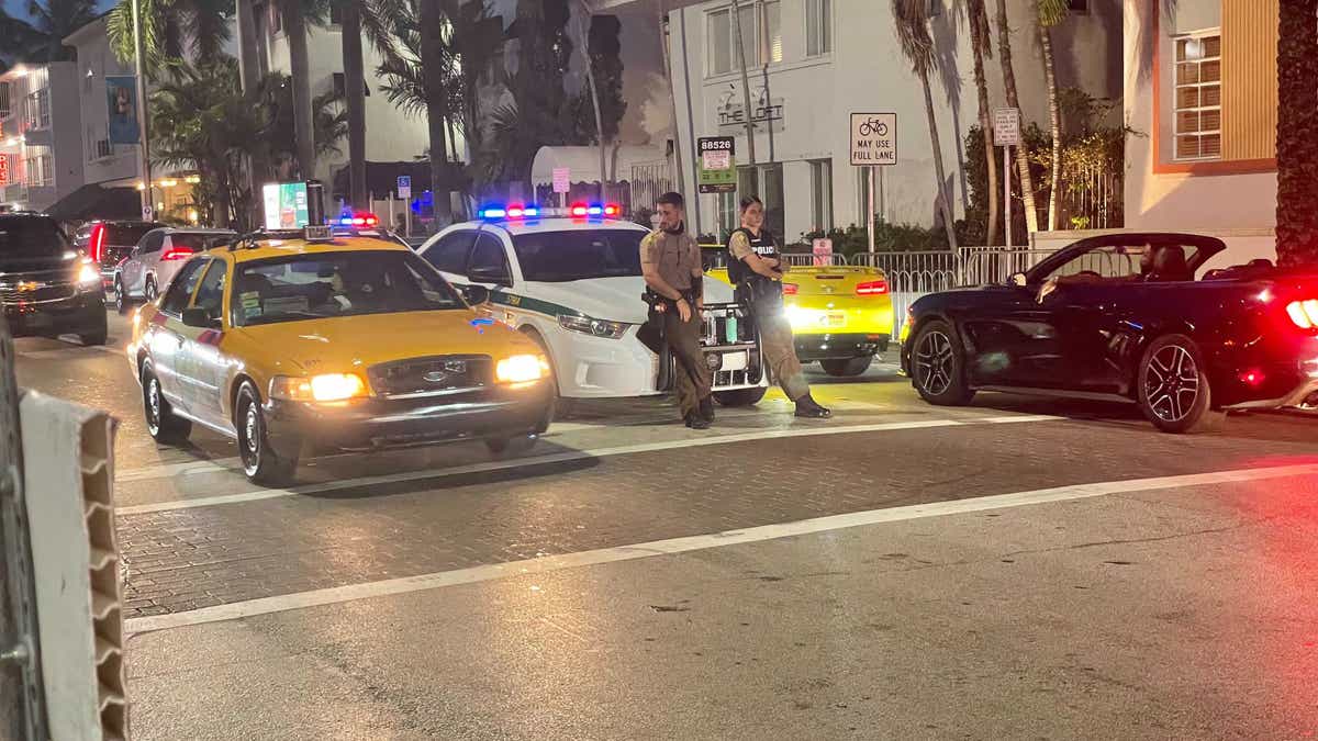 The first night of Miami Beach's spring break curfew saw smaller crowds, which thinned out early and were completely gone after the midnight shutdown.