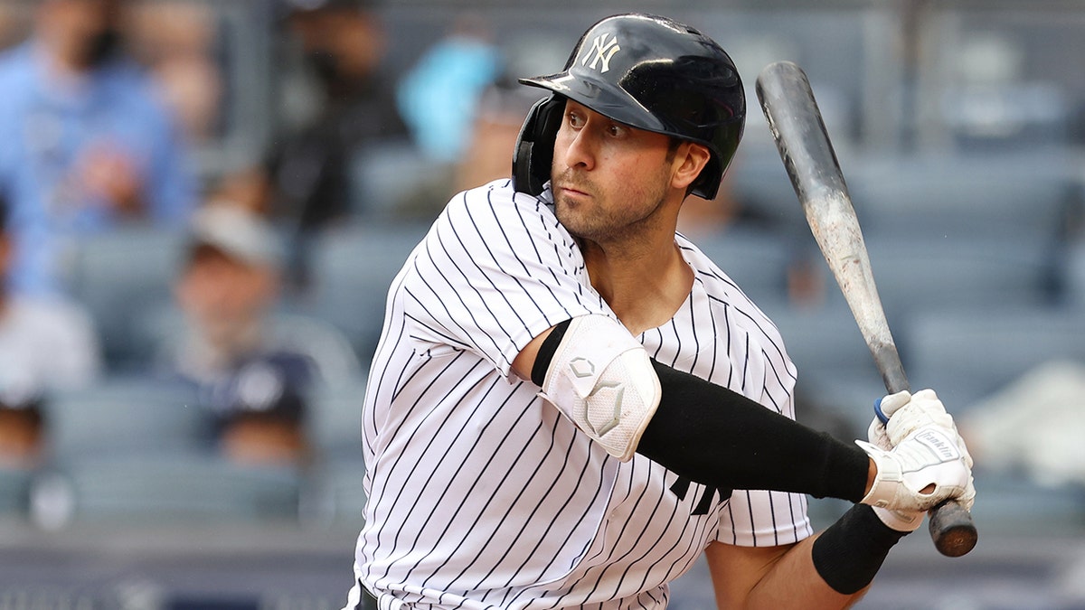 Yankees' Joey Gallo posts LinkedIn profile amid MLB lockout