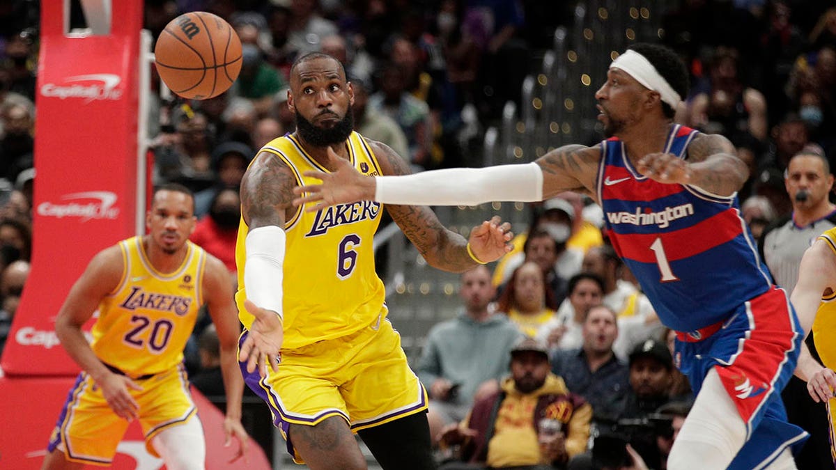 LeBron James Los Angeles Lakers