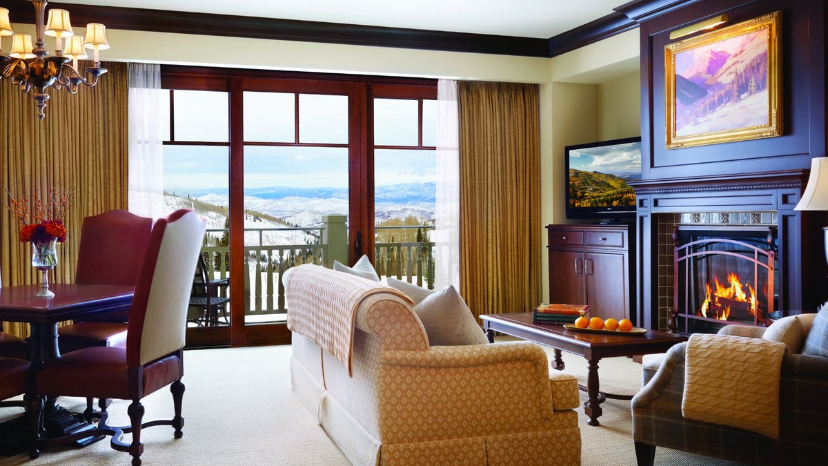 Deer Valley's one Bedroom offers mountainous views.