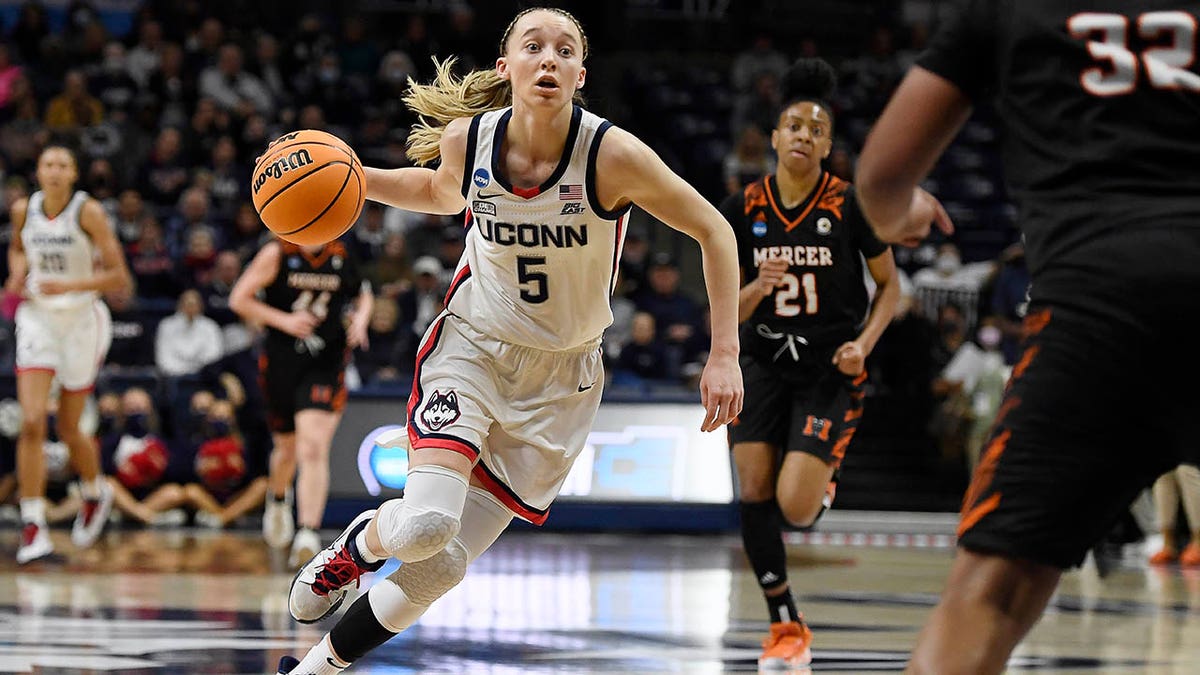 Top WNBA Prospect Paige Bueckers Vows To Return To UConn Next Season ...