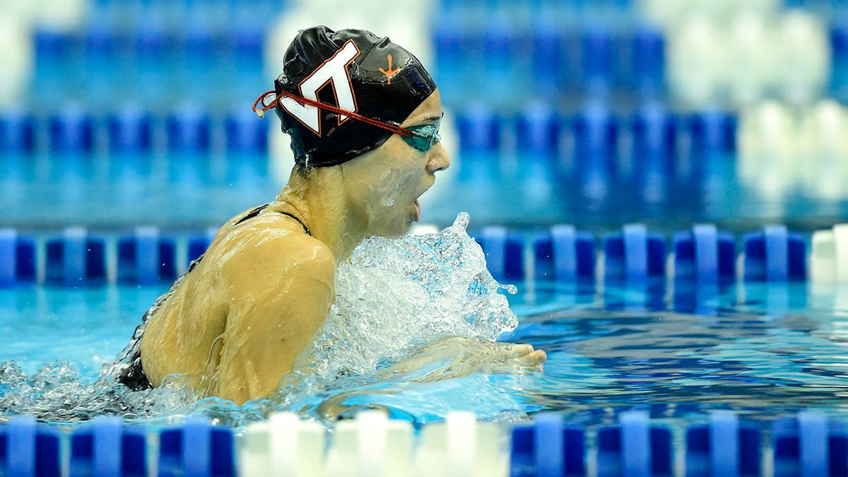 Reka Gyorgy competes in the Women's 400m IM during the Toyota U.S. Open Championships at the Greensboro Aquatic Center on November 13, 2020 in Greensboro, North Carolina.