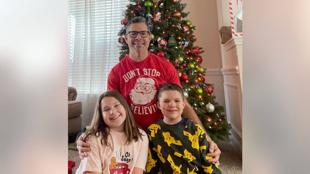 Steve Sanders and his children