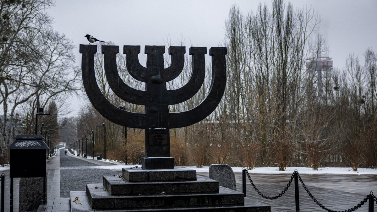 A view of the Babyn (Babi) Yar Holocaust Memorial Center in Kyiv on March 2, 2022. - Ukraine's President Volodymyr Zelensky on March 2 accused Russia, which has launched an invasion of his country, of seeking to "erase" Ukrainians, their country and their history. Five people were killed in the Tuesday attack on Kyiv's main television tower at Babi Yar, the site of World War II's biggest slaughter of Kyiv Jews and a place of memorial and pilgrimage.
