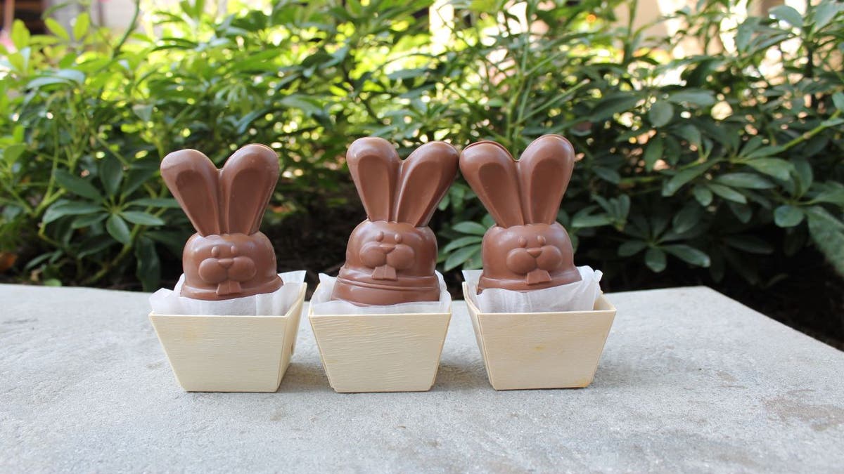 Available for a limited time, this chocolate bunny is filled with a chocolate drink and topped off with bourbon for Disney travelers who wish to add alcohol.