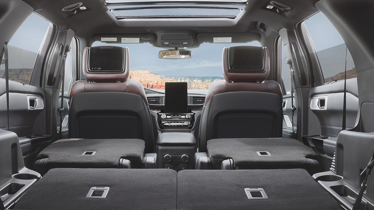 All versions of the Explorer come with standard rear climate controls.