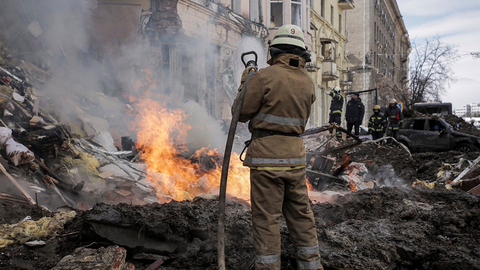 PHOTOS: Russian shelling intensifies as apartment building in Kharkiv ...