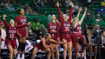 March Madness 2022: South Dakota women beat Ole Miss 75-61 for 1st NCAA victory