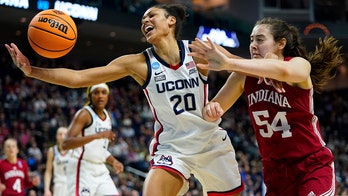 March Madness 2022: Bueckers scores 15; UConn beats Indiana to reach Elite 8