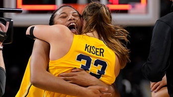 March Madness 2022: Hillmon's 17 put Michigan women past S. Dakota in Sweet 16