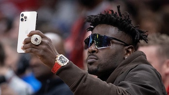 Antonio Brown threatens to 'expose' music producer, reveals messages