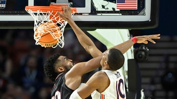 Auburn’s Jabari Smith takes flight for epic poster dunk