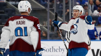 Cale Makar, Nathan MacKinnon help Avalanche hold off Islanders