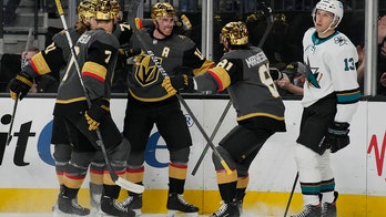 Reilly Smith scores 2, Golden Knights top Sharks to give Peter DeBoer 500th win