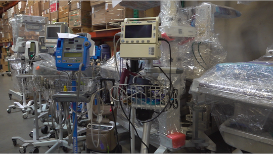 US nonprofit ships medical supplies to Ukraine but faces logistics complications