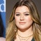 Anne Hathaway makes Kelly Clarkson collapse during singing contest: ‘Jesus, take the wheel’