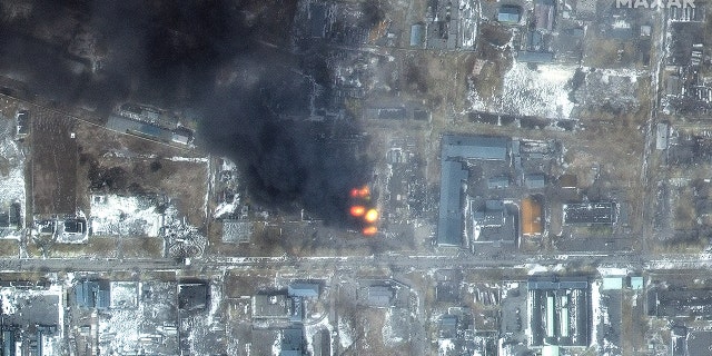 Imagens multiespectrais de incêndios na área industrial, distrito de Primorskyi (localização: 47.088, 37.494)