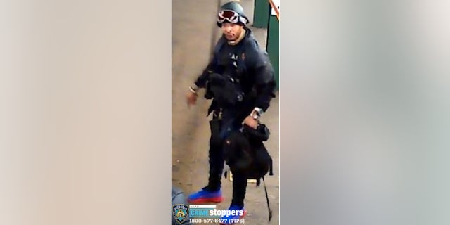 Suspect wanted in subway slashing