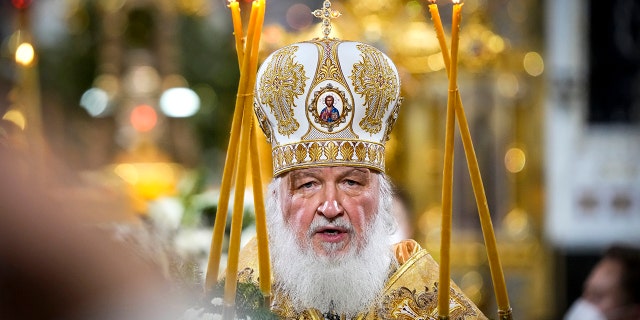 Krievijas pareizticīgo patriarhs Kirils uzstājas ar Ziemassvētku misi Kristus Pestītāja katedrālē Maskavā, Krievijā, ceturtdien, 2022. gada 6. janvārī.