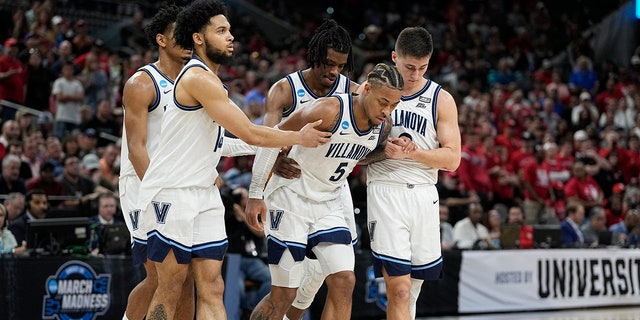 March Madness 2022: Villanova’s Justin Moore set for MRI after leg injury leaves him in tears