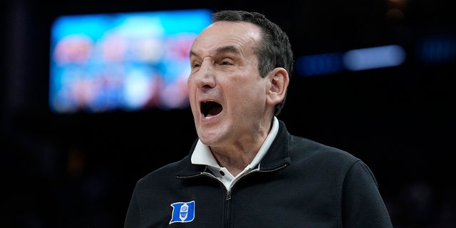 Duke head coach Mike Krzyzewski reacts to players during the first half of his team's basketball game against Arkansas in the Elite 8 round of the NCAA men's tournament in San Francisco, Saturday, March 26, 2022. (AP Photo/Tony Avelar)