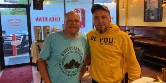 During his visit to Florida, Barnes was able to meet "a friend of a friend of a friend," a man named Delbert (shown above, at right) who bought him dinner and let him stay in a house he owned that happened to be empty at the time.