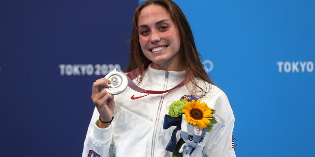 Emma Weyant of the U.S. poses with the silver medal for the women's 400-meter individual medley final at the Tokyo 2020 Olympic Games at Tokyo Aquatics Centre July 25, 2021.
