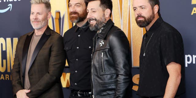 In addition to Parton, Matthew Ramsey from Old Dominion also sent his thoughts to Ukraine during their acceptance speech for group of the year.