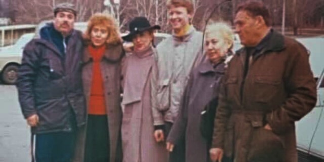 Stella Binkenvich's mother and father (left), grandmother and grandfather (right) saying goodbye to relatives (center) on the day they left Donestk.