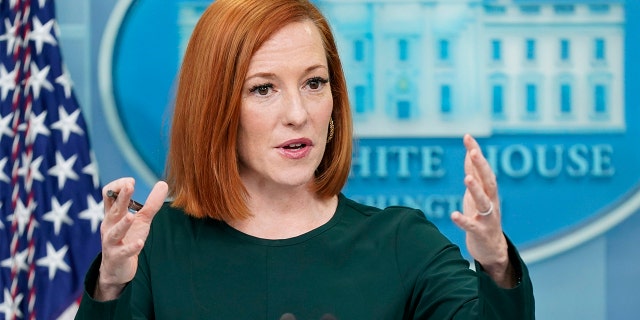 Jen Psaki, a Fehér Ház sajtótitkára sajtótájékoztatón beszél a Fehér Házban, 2022. március 9-én, szerdán Washingtonban.