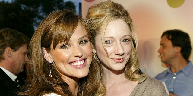 Actors Jennifer Garner and Judy Greer attend the premiere of the film 