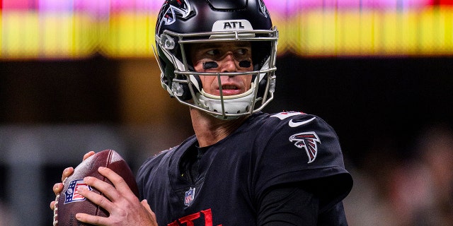 Atlanta Falcons quarterback Matt Ryan warms up before a game against the New Orleans Saints on January 9, 2022 in Atlanta. 