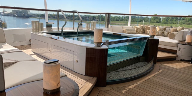 PUTIN-YACHT-1 PUTIN-YACHT-1