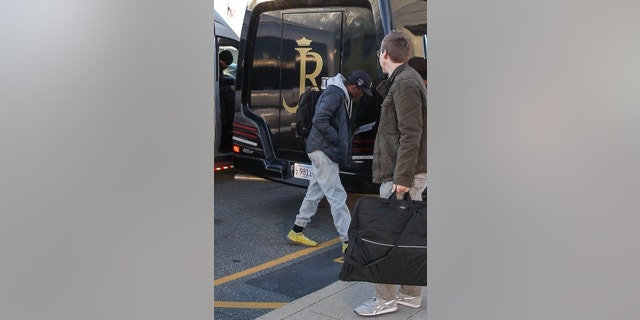 Chris Rock spotted for the first time since the night of Will Smith's slap at the Oscars 3 The 57-year-old comic kept rocking gray sweatpants and a white shirt under a thick blue snow jacket.