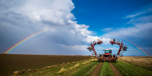 Farming scene (Melina Mara/WaPo via Getty)