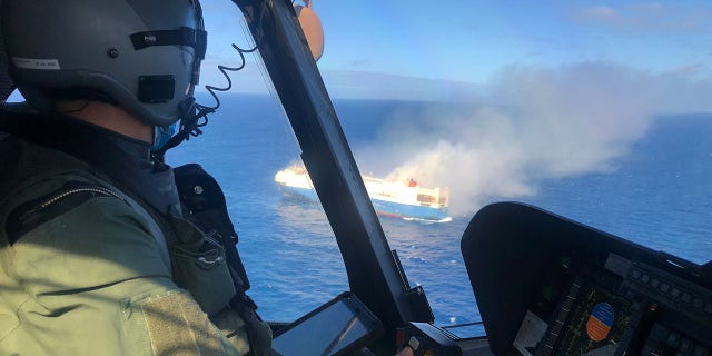 A freighter carrying 4,000 cars sinks in the Atlantic Ocean 3 The cause of the fire has not been determined, but some suspect it started in the battery of one of the electric cars on board.