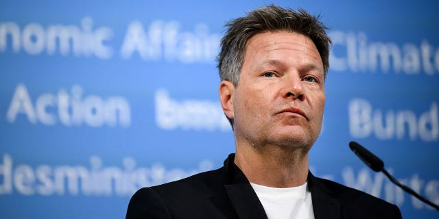 Poland to end Russian oil imports while Germany issues warning on natural gas levels Robert Habeck, Germany's federal minister for economic affairs and climate protection, speaks at a press conference in Berlin, Monday, March 28, 2022.