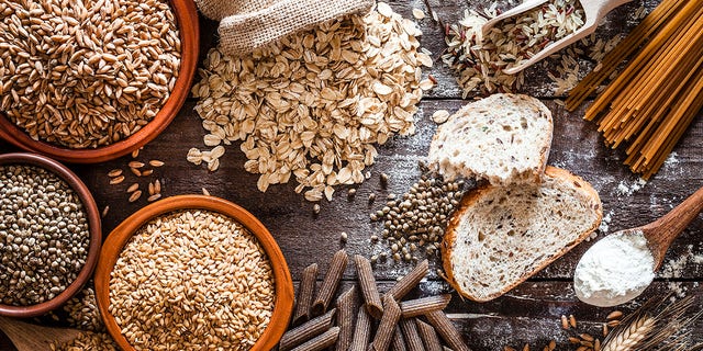 There are two types of carbohydrates: complex and simple. Many diets recommend avoiding simple carbs and allowing for healthy amounts of complex carbs.