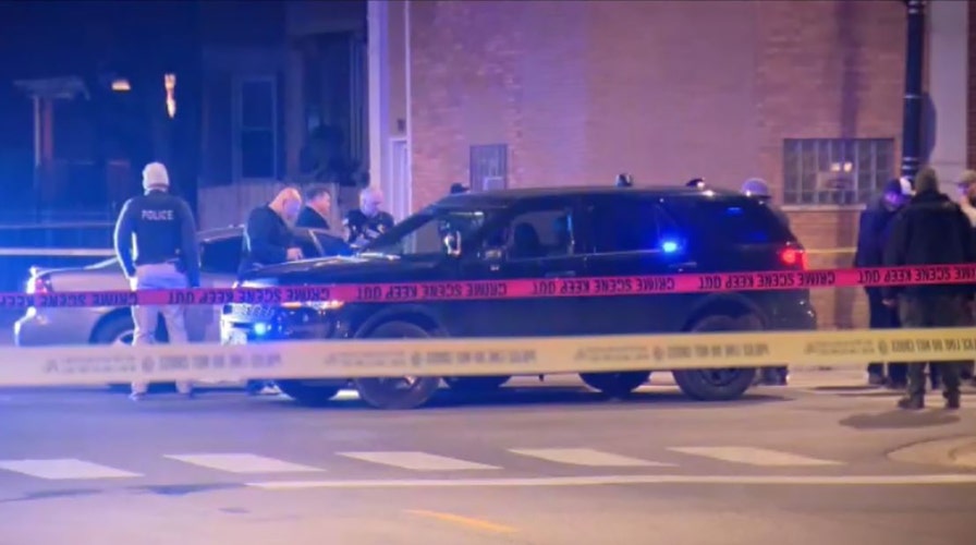 Chicago police shooting: Two officers and a suspect wounded