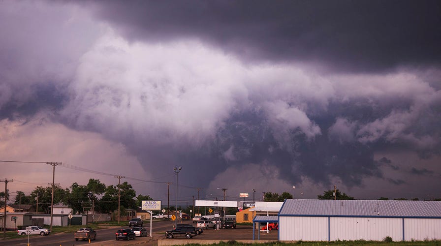 Severe storms, possible tornados batter Texas injuring at least 4 people