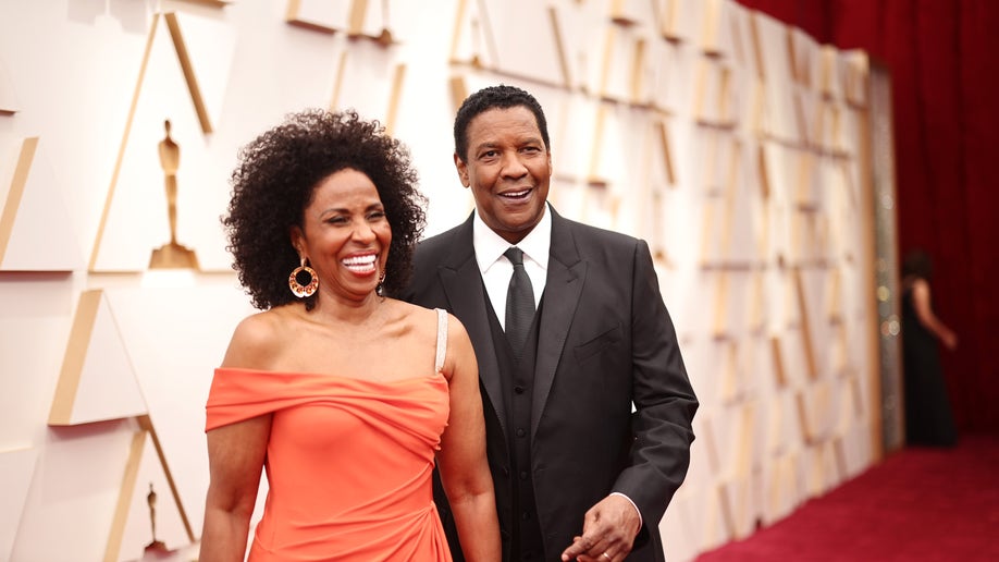 Denzel Washington and wife 2022 Oscars