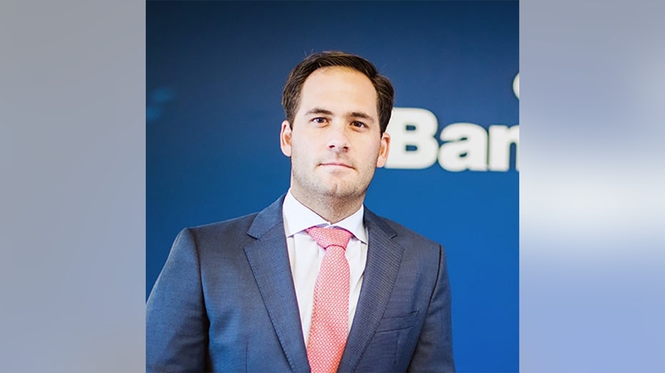 Escotet Alviarez, was a director of Banesco USA, the American affiliate of Venezuelan banking giant Banesco. 