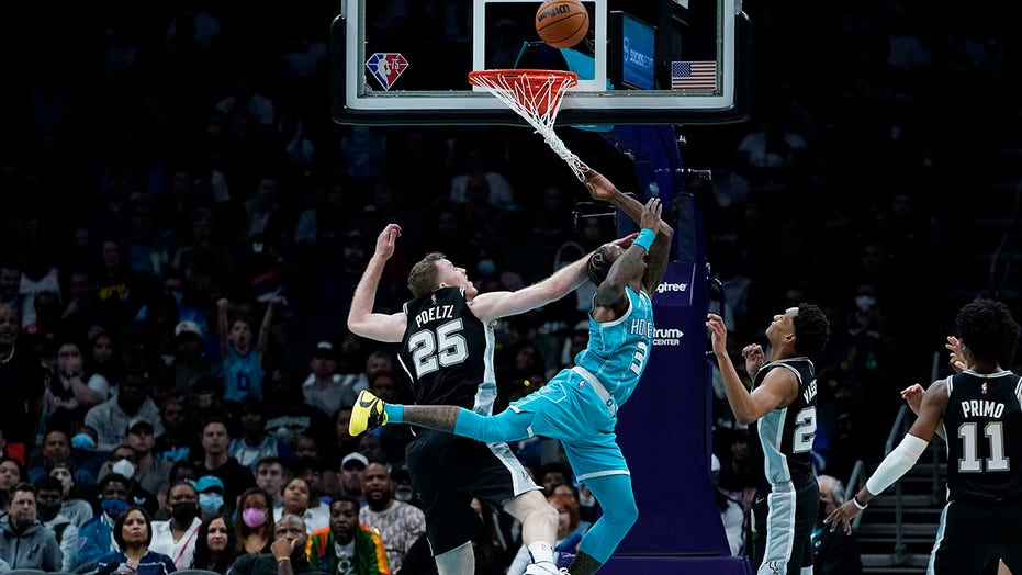 Hornets top Spurs, leaving Greg Popovich win short of NBA record