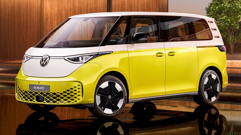 Volkswagen Microbus reborn as ID. Buzz electric minivan